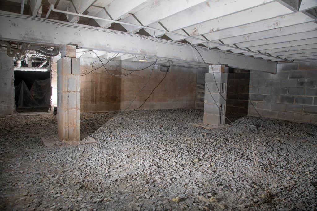basement crawl space sans insulation
