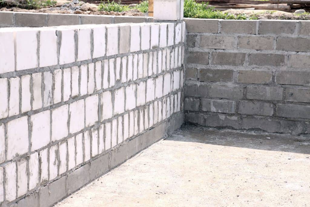 Properly laid cinderblocks for a house