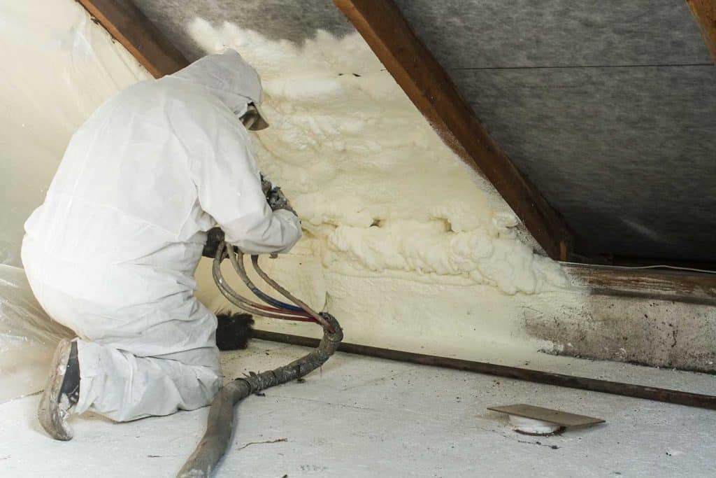 Spray polyurethane foam for roof